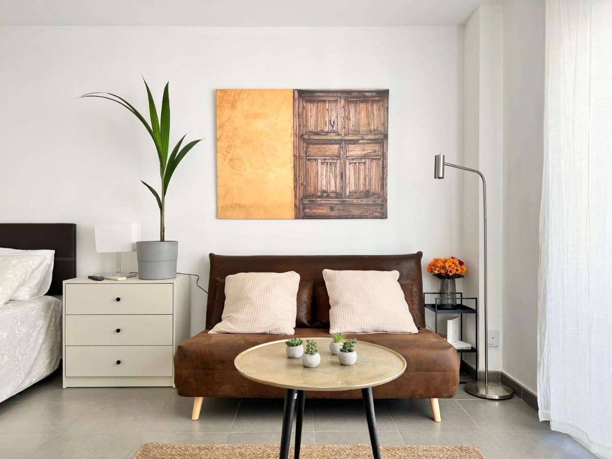 Apartamentos Varela 14 Малага Екстериор снимка