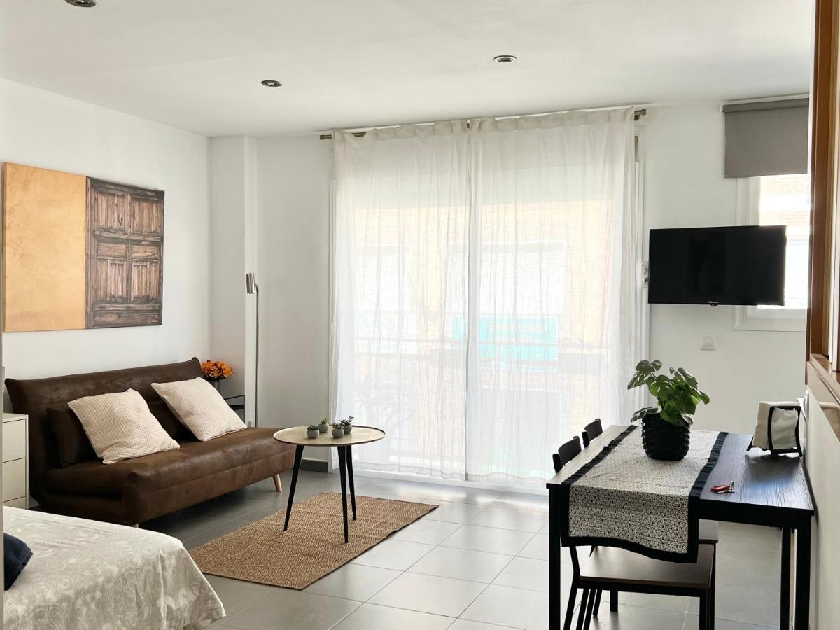 Apartamentos Varela 14 Малага Екстериор снимка